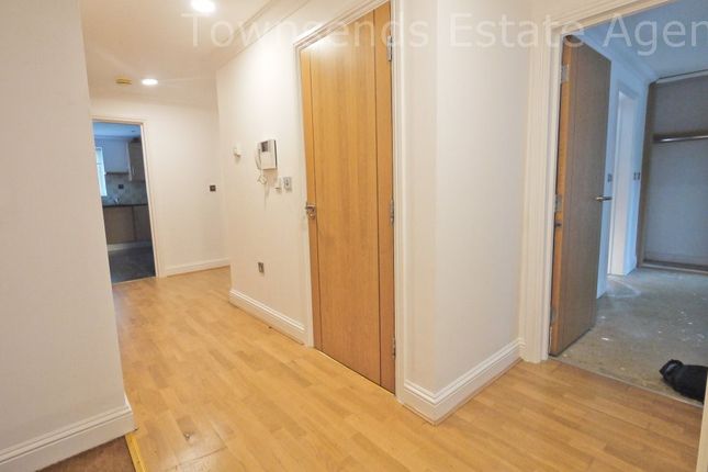 2 Blue Springs, 10a Sandy Lodge Way, Greater London photo 2