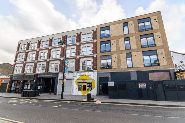 3 bed flat to rent in Coldharbour Lane, London