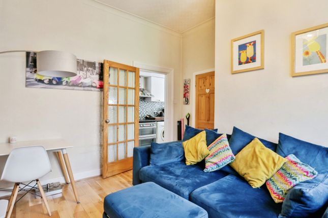 Flat 2 Glen Manor, 18, Glen Road, Dorset photo 4