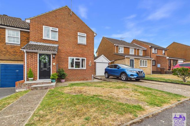 3-bed house on 8, Camellia Close, Rainham, £365,000