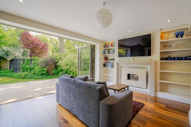 12 Cranbourne Hall Drift Road, Windsor photo 3