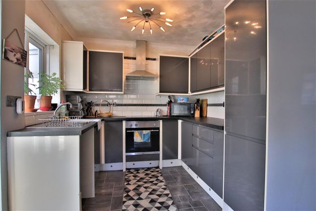 52, Margaret Road, Tewkesbury photo 2