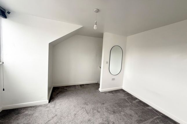 4B BARNSLEY ROAD, WOMBWELL photo 3