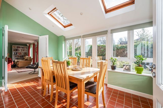 4 Stream Close, Chichester photo 4
