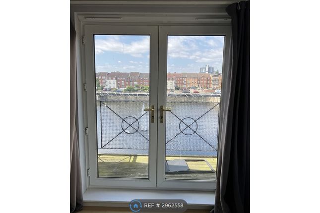 St James Court, Lock Keepers Court, Hull photo 3