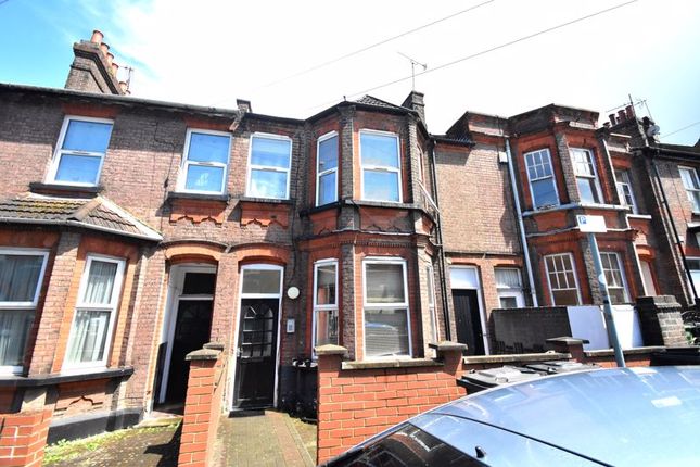 4 bed terraced house for sale in Stockwood Crescent, Luton LU1