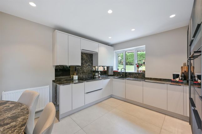 56, Hillside, Banstead photo 3