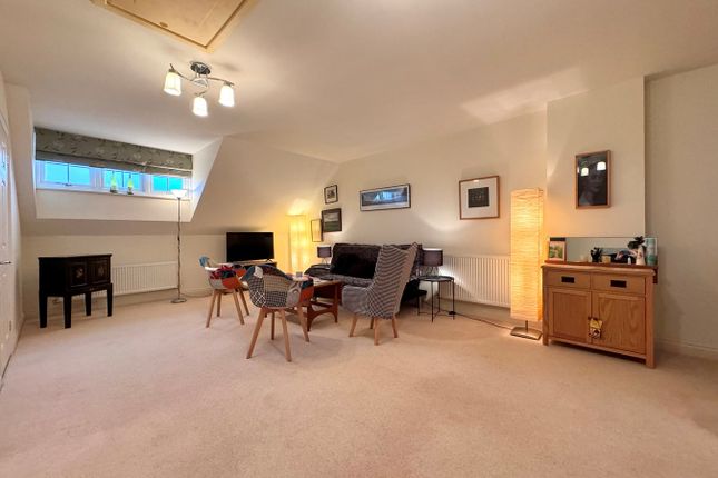 End terrace house for sale in Berry Close, Faringdon