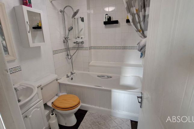 25 Cotehele Drive, Paignton photo 4