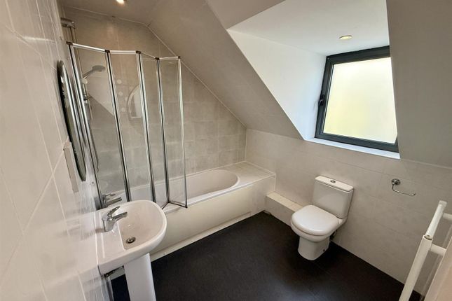 33, Bentley Lane, Leeds photo 4