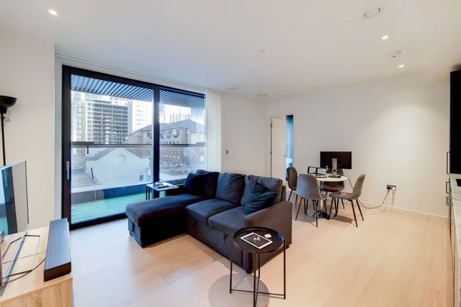Thumbnail Flat to rent in Wardian London, Canary Wharf, London