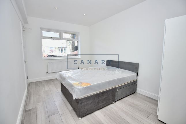 Room to rent in Rogers Road, Tooting, London