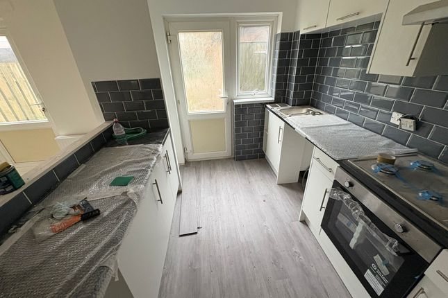 63, Paignton photo 4