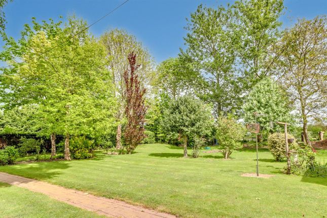 Leasway, Enfield Road, Wickford photo 3