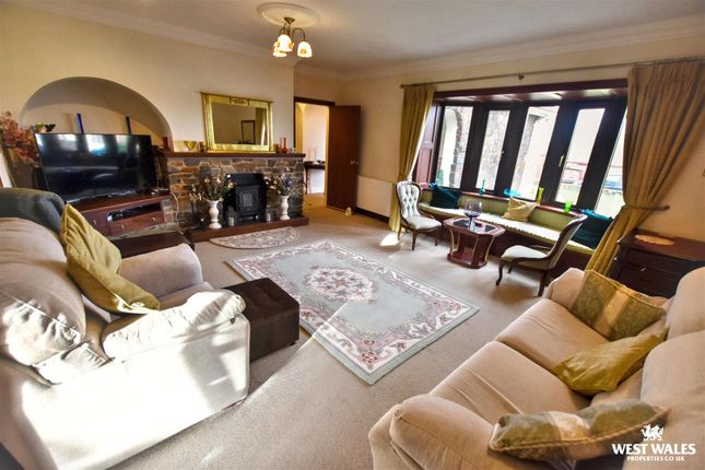 12, Osborn Park, Milford Haven photo 2