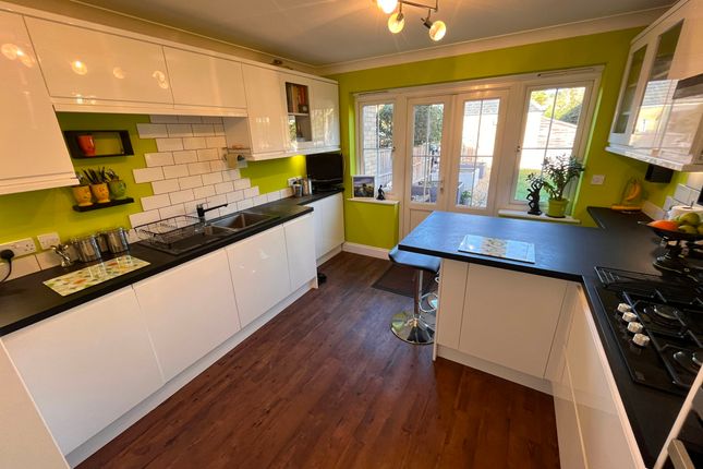 3 Marina Drive, Earith photo 3
