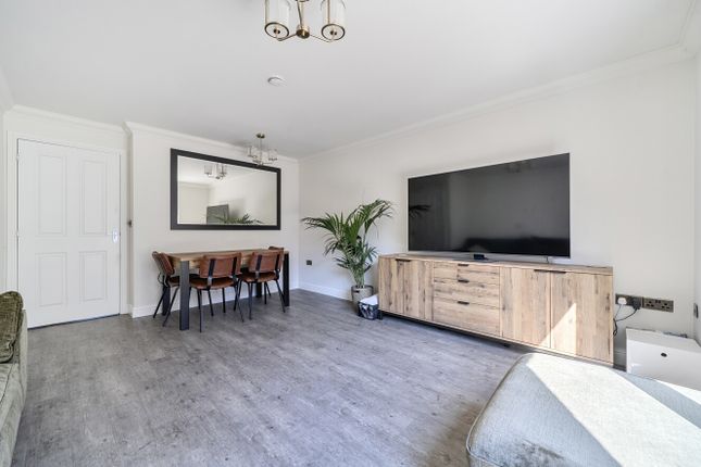 57, Poperinghe Way, Reading photo 4