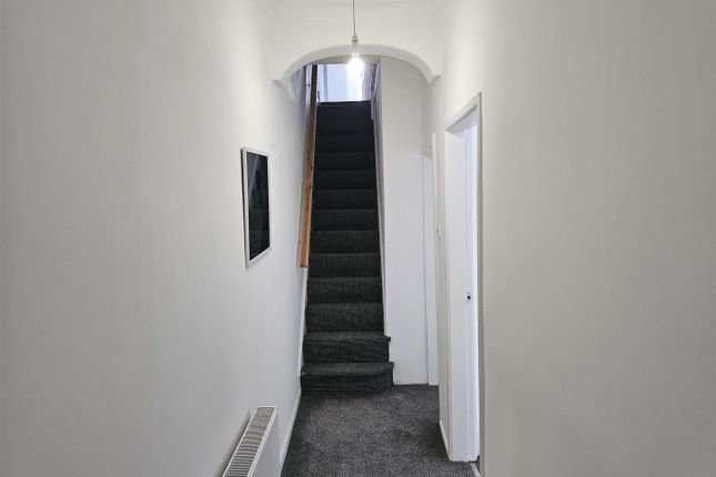 64, Ashley Lane, Manchester photo 2
