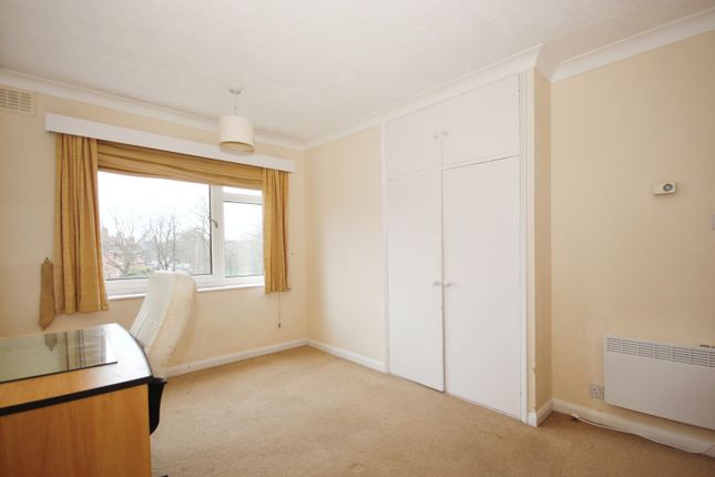 Flat for sale in Manor Court, Avenue Road, Leamington Spa, Warwickshire