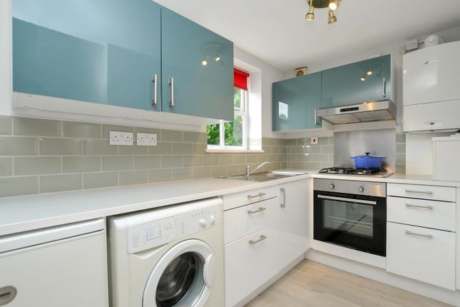 Flat 4, 117, Cazenove Road, London photo 4