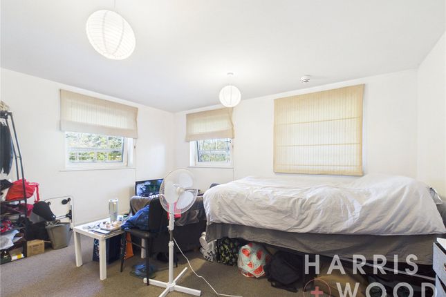 10, De Grey Road, Essex photo 2