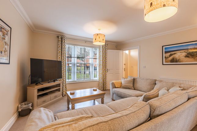 19 Eccles Way, Holt photo 3