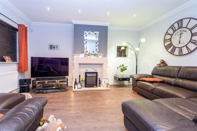 2, Royal Avenue, Leyland photo 4