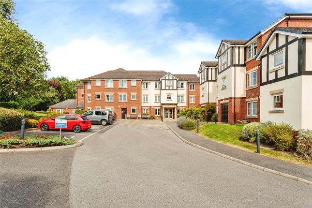 Thumbnail Flat for sale in Hadlow Road, Tonbridge, Kent