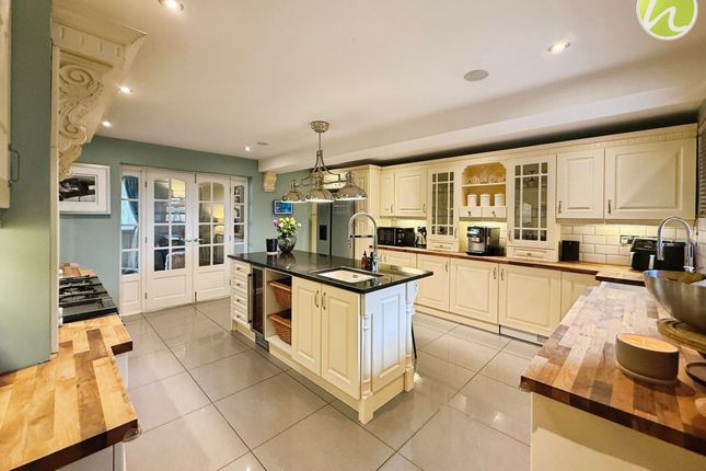 18 Chittock Mead, Basildon photo 2
