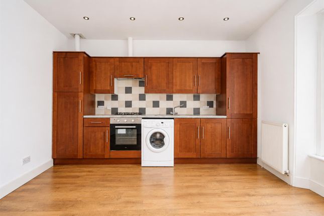 Flat C, 111, Long Lane, Dundee photo 3