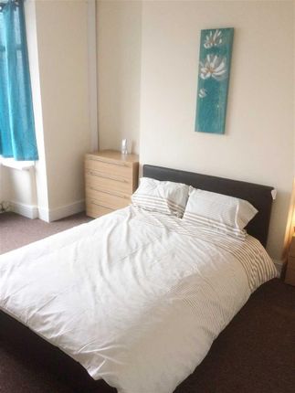 Thumbnail Room to rent in Bloxwich Road, Walsall