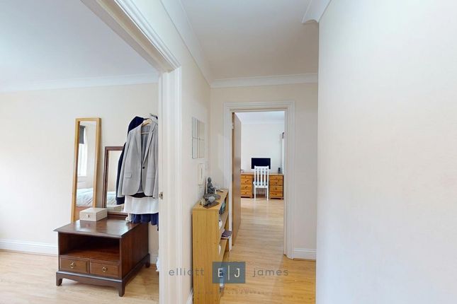 Flat 3, 153A, High Street, Ilford photo 3