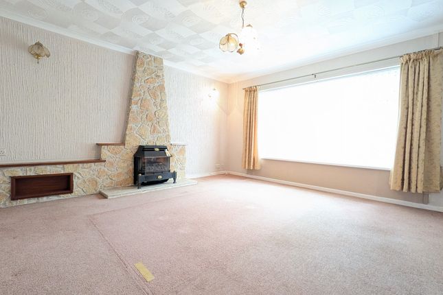 30 Lakeside Gardens, Merthyr Tydfil photo 4