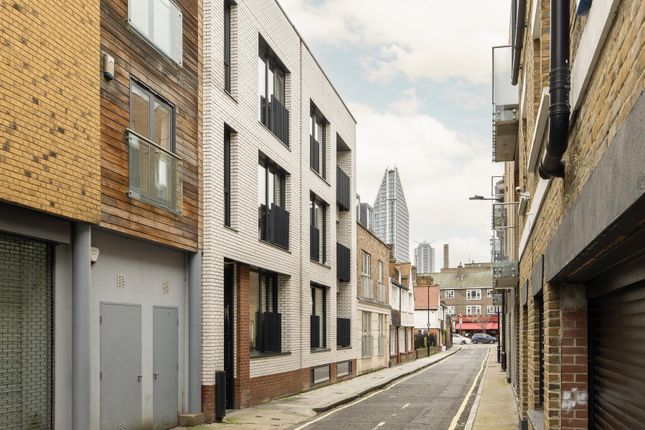 Thumbnail Flat to rent in Sudrey Street, London