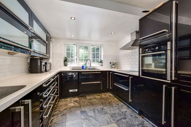 115 Primrose Hill, Kings Langley photo 4