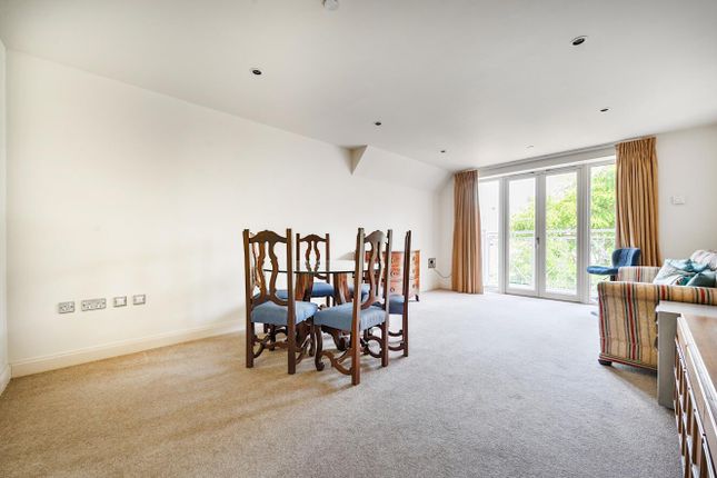 70 Oakleigh Square, Hammond Way, Yateley photo 3