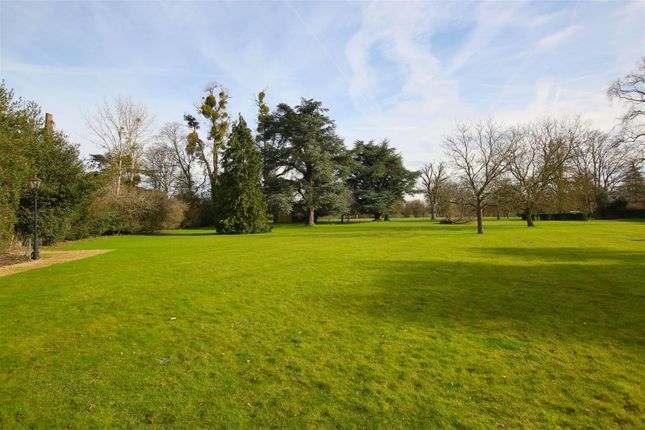 Flat for sale in The Mansion, Balls Park, Hertford