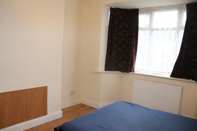 38, Carr Road, London photo 5