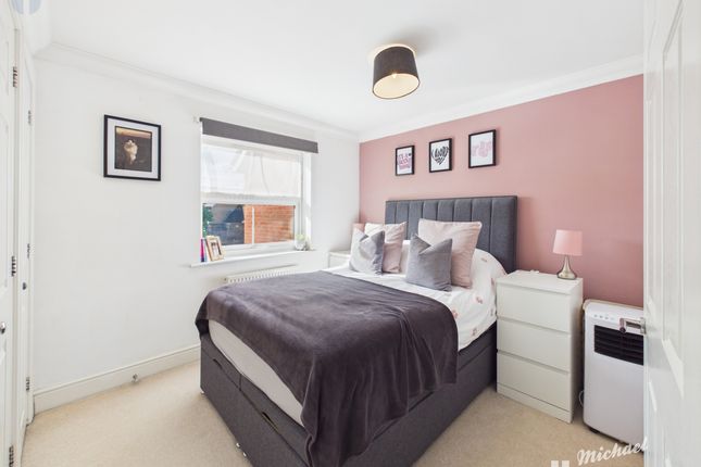 11 Whitebeam Close, Aylesbury photo 4