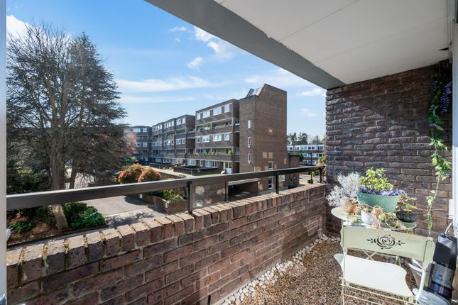 11 Romulus Court 1, Justin Close, Brentford photo 2