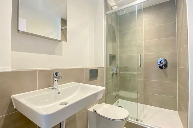 Flat to rent in Waterside Court, The Colonnade, Maidenhead, Berkshire