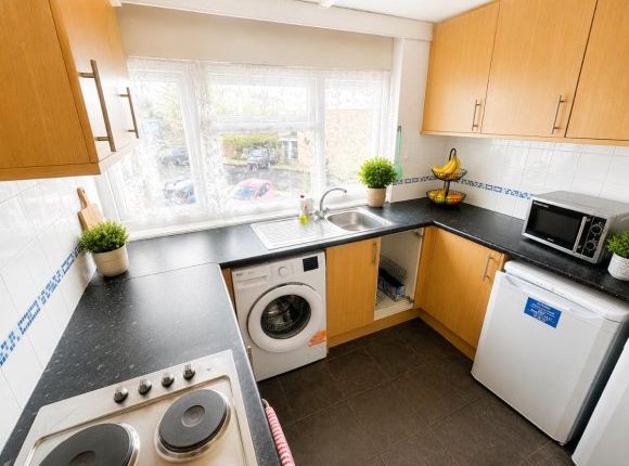 6, Beecroft Close, Canterbury photo 4