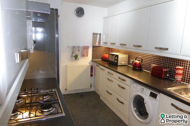 Flat 8, Coniston Court, Bower Hill, Epping photo 3