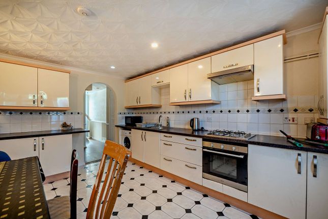 175, Whinchat Road, London photo 4