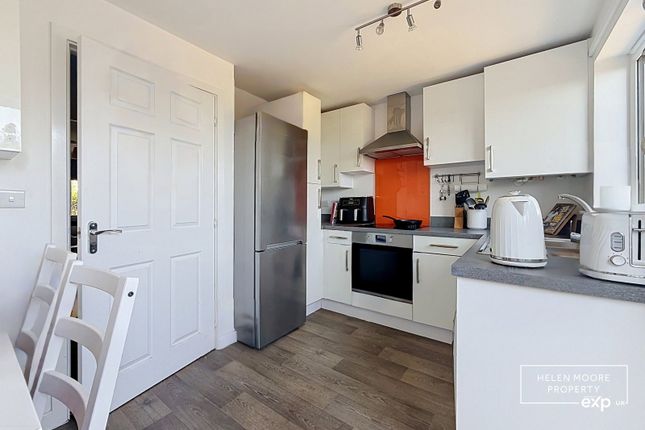 78, Drake Avenue, Ivybridge photo 3