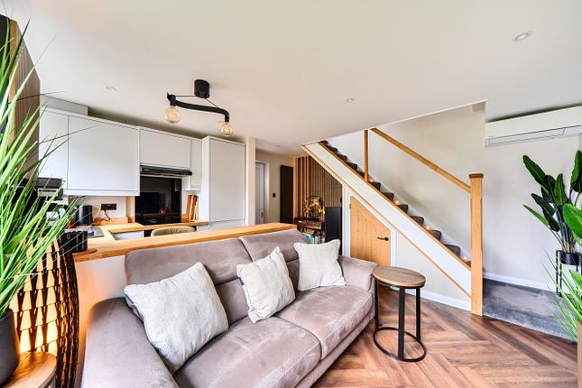 29, Colne Drive, Walton On Thames photo 2