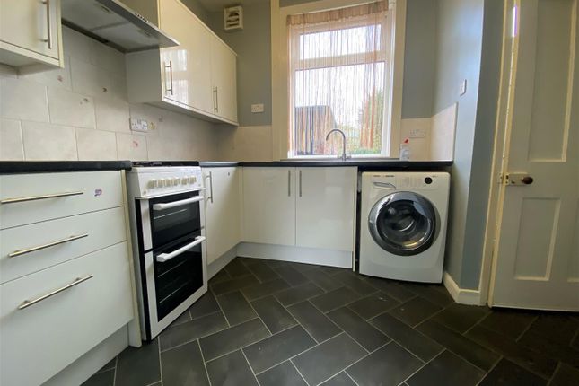 87, Tang Hall Lane, York photo 3