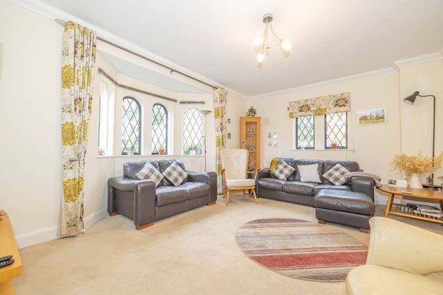 10, Fitzwalters Meadow, Canterbury photo 2