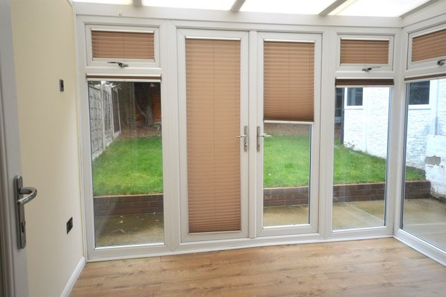 18, Blythe Avenue, Bramhall, Stockport photo 3