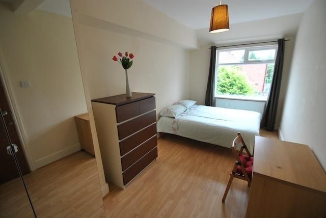 216, School Grove, Manchester photo 5